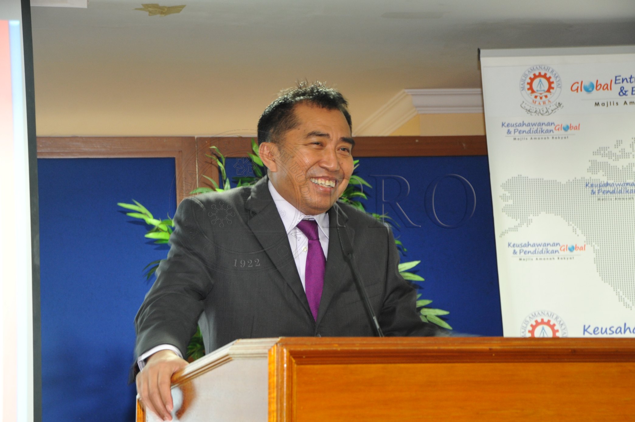 PRO 14 37 MARA PRO 4681